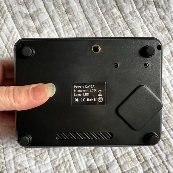 Mini portable LED/LCD projector 1080 P Brand new in box with everything - Picture 8 of 16